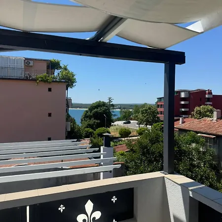 Apartament лилия 2 *