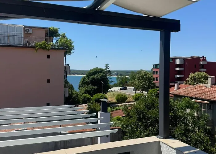 Apartamento лилия 2 *